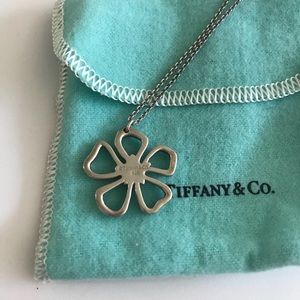 Tiffany’s & Co sterling silver flower necklace